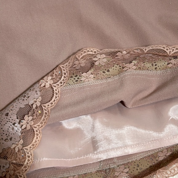 Absolu Women's Pink Mini Skirt with Lace Trim Size S - Picture 6 of 6